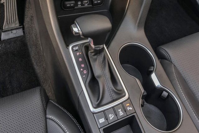 2019-kia-sportage-gear-shifter-carbuzz-346121-840x560.jpg