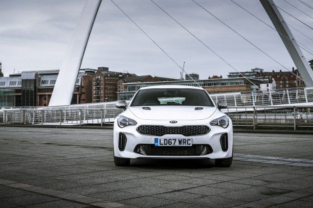 2019_kia_stinger_gt-line_uk_model_004.jpg