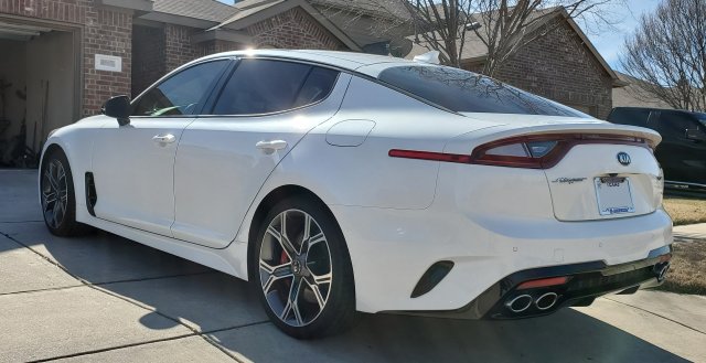 2018 Kia Stinger GT2 02.jpg